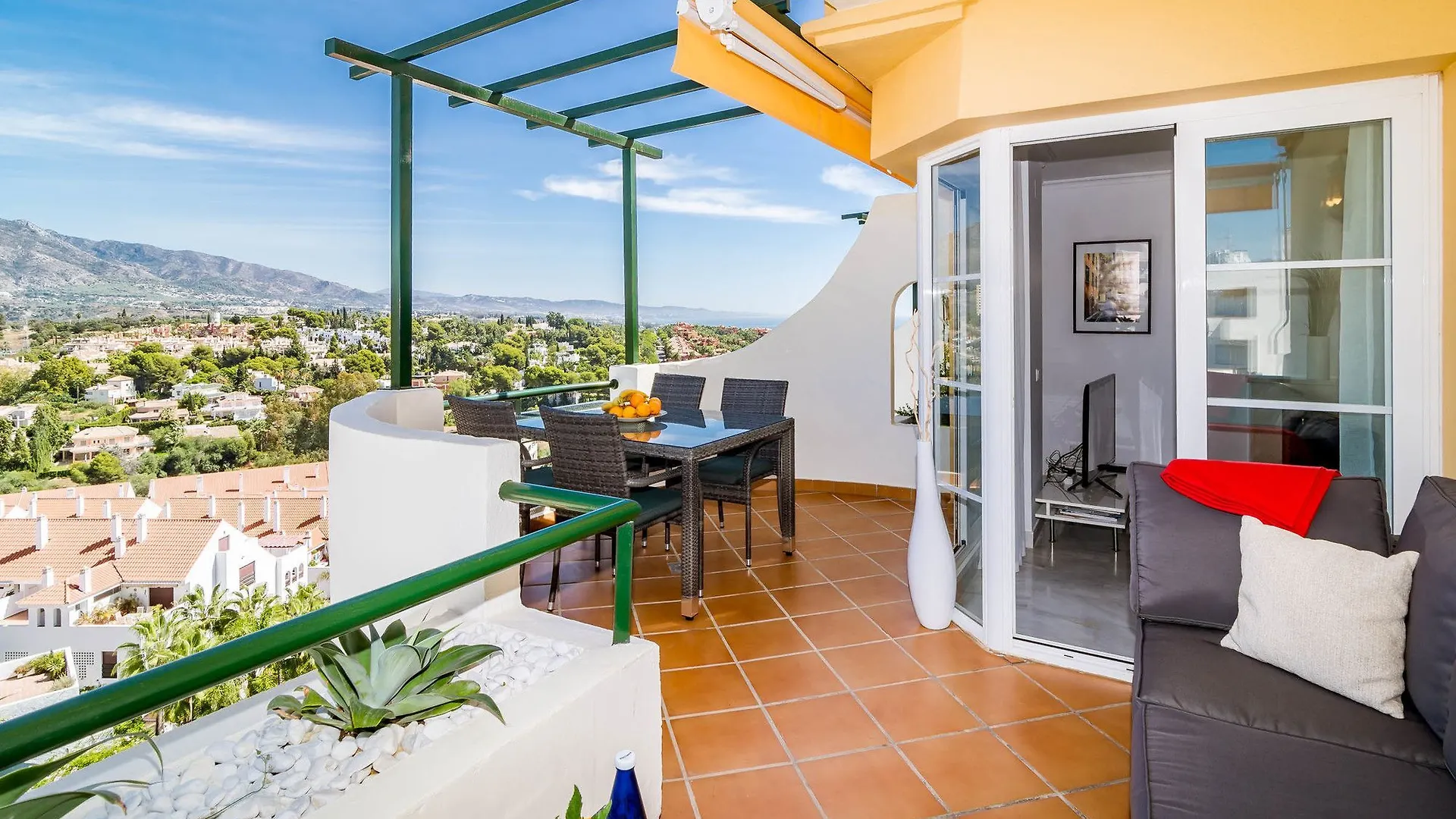 Apartment Senorio De Aloha - Roomservice Marbella Spain